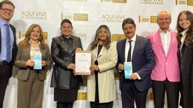 El senador Carlos Julio González Villa radica la "Ley Fin del Cáncer Cervical en Colombia. Foto/Congreso