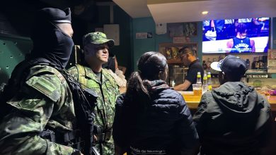Operativo nocturno en La Galería de Rionegro. Foto/ Alcaldía