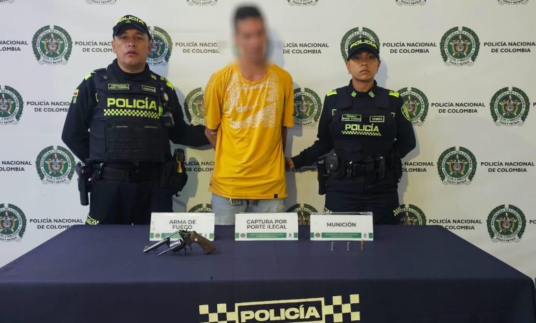 Capturado en Bello, por porte ilegal de armadas de fugo. Foto: Policía Metropolitana