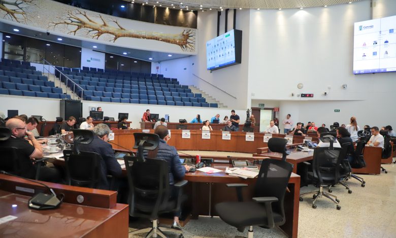 Una vez al año asumirán el rol de concejales en Medellín. Foto/ Concejo