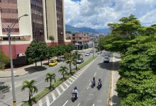 Vehículos en calles de Medellín. foto archivo
