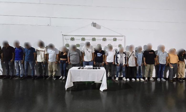 Fueron capturados 21 presuntos integrantes del del grupo delincuencial organizado “Caicedo” en Medellín. Foto/Policía Metropolitana del Valle de Aburrá