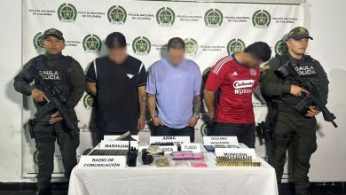 El rescate y la captura de estos hombres se llevó a cabo en el barrio Cristo Rey de Medellín. Foto/Policía Metropolitana