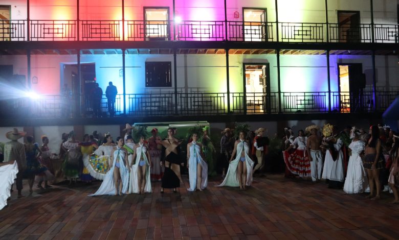 Desfile “La Estrella se viste de Colombia”. Foto/ Alcaldía