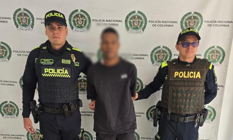 Alias “Sebastián”, señalado como presunto sicario del grupo delincuencial “Los Palmeños” o “Z”. Foto/Policía MEVAL