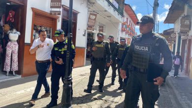 Seis capturas, armas y droga incautadas, resultado de recientes operativos en Abejorral. Foto/Alcaldía