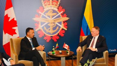 Colombia ofrece a Canadá su experiencia con los aviones Gripen . Foto/ Mindefensa