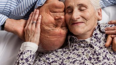 Llegar a los 100 años no significa perder la memoria: estudio revela que un tercio de los centenarios colombianos conserva su lucidez.