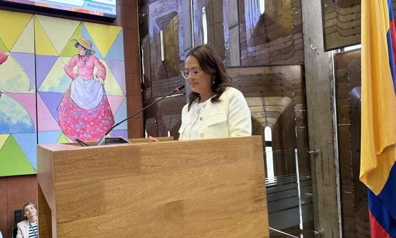 Ocupará la curul de Andrés Bedoya