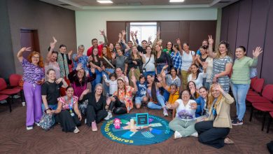 En 2025 más de 120.000 familias de Medellín obtuvieron herramientas para prevenir las violencias . Foto/ Alcaldía