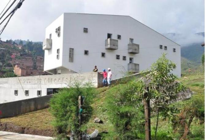 Estación de Policía Altavista. Foto/Cortesía