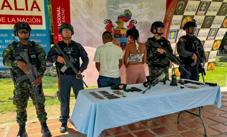 Dos capturados en combates. Foto/ Ejército