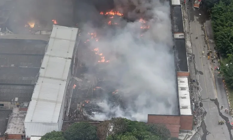 Cerca de 100 bomberos de Itagüí, Medellín, La Estrella, Caldas, Envigado, Sabaneta y Bello presentes. Foto/ Alcaldía