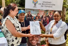 Después de más de 30 años, familia víctima de desaparición forzada recupera más de 40 hectáreas en Urabá. FOTO/URT