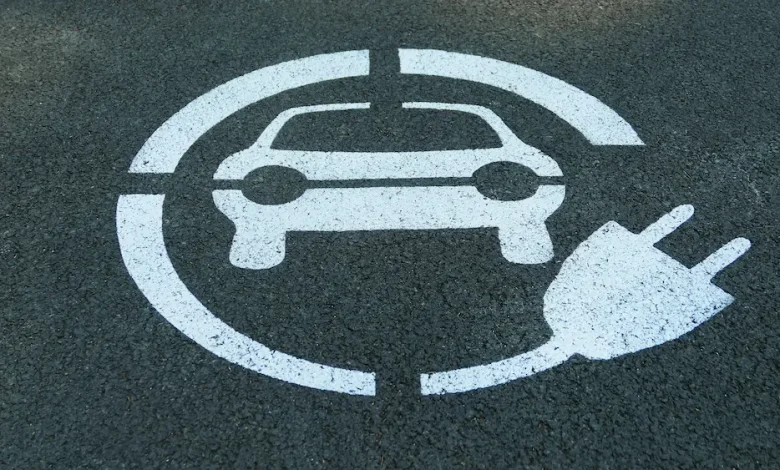 Arkadia cuenta con un clúster permanente de movilidad eléctrica e híbrida.
