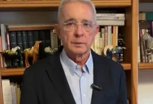 “Hemos perdido”, manifestó Uribe al referirse al resultado electoral.