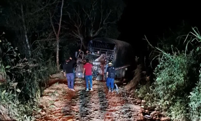 El vehículo adelantaba una marcha táctica por carretera cuando ocurrió la explosión. Foto/ Cortesía