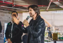 Juanes acompañó la presentación del Daviarena en Sabaneta.
