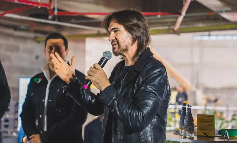 Juanes acompañó la presentación del Daviarena en Sabaneta.