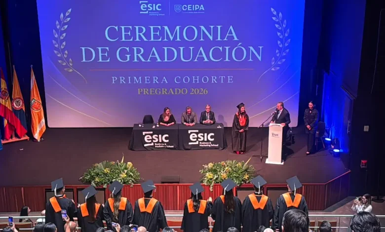 Se gradúo la primera cohorte en Digital Business