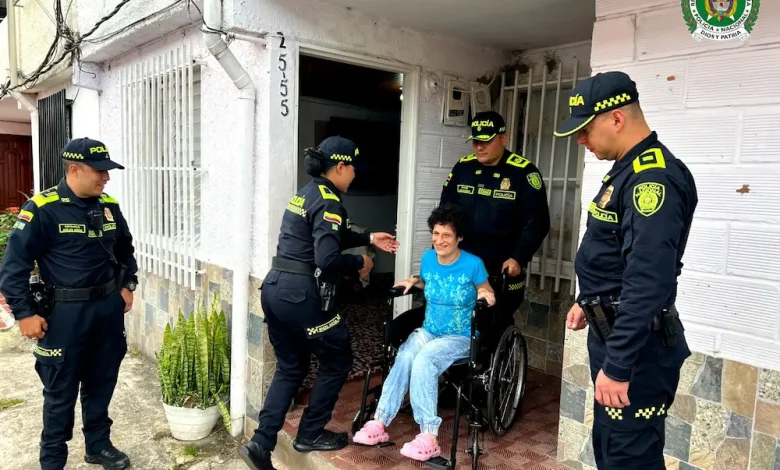 La Policía Antioquia entregó silla de ruedas