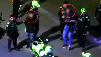 El momento de la captura de dos hombres en el sector Estadio de Medellín. Foto/Captura de pantalla