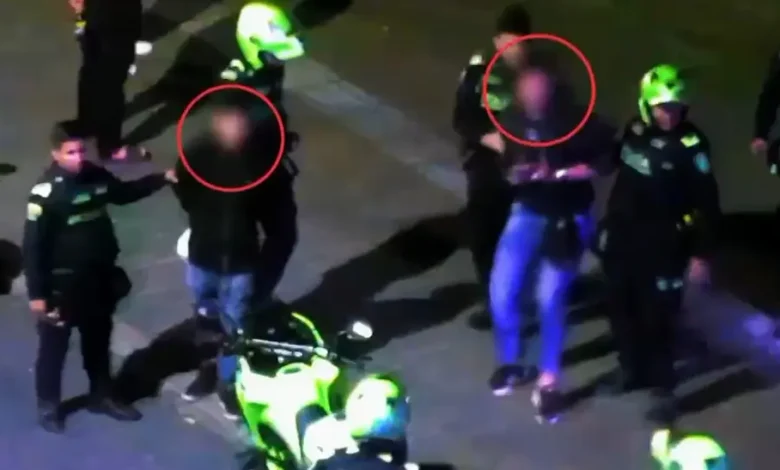 El momento de la captura de dos hombres en el sector Estadio de Medellín. Foto/Captura de pantalla
