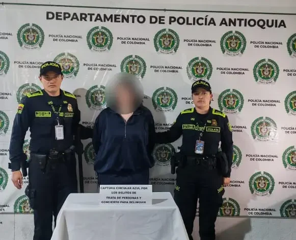 Mujer capturada en Rionegro. Foto/Policía