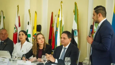 Esteban Quintero y Ministra del Deporte Juliana Gutiérrez