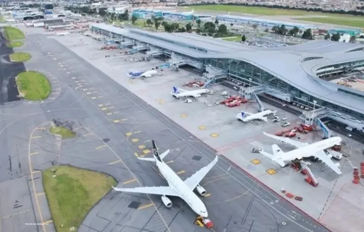 Investigan a tres exdirectivos de Aerocivil