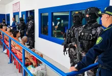 Ordenan traslado de internos. Foto/Presidencia