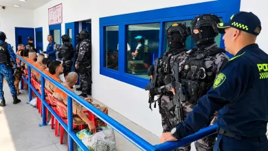 Ordenan traslado de internos. Foto/Presidencia