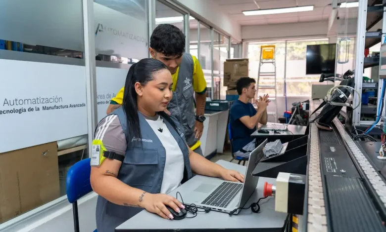 Más de 40 mil cupos de formación virtual. Foto/ SENA